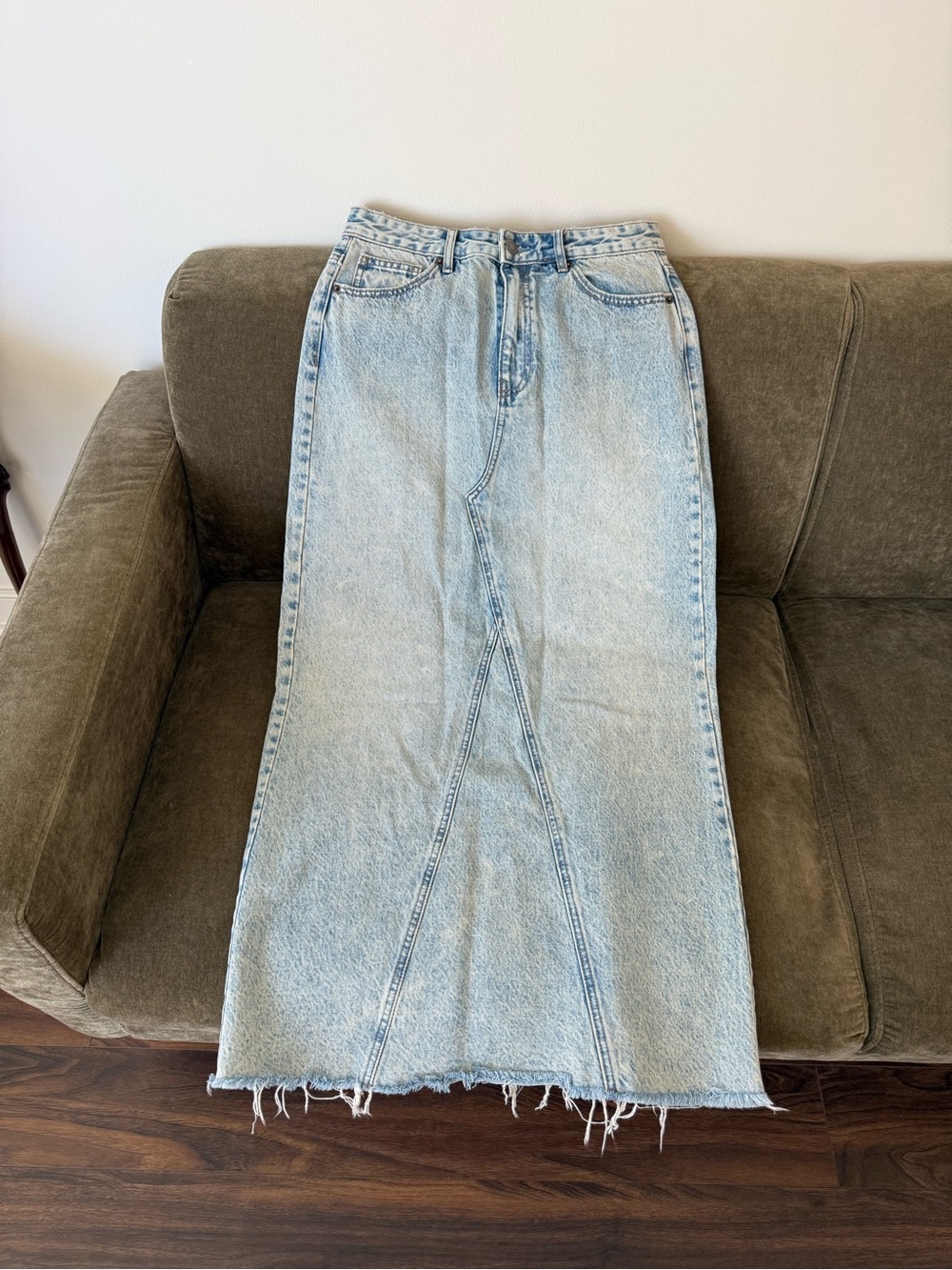 Stradivarius Light Wash Denim Maxi Skirt – Women’s US Size 6